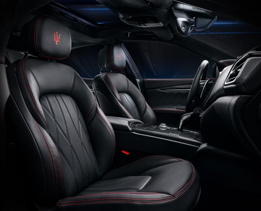 Интерьер Maserati Ghibli GranLusso Hybrid Fenice (M157) 2020 года  (фото 7 из 15)